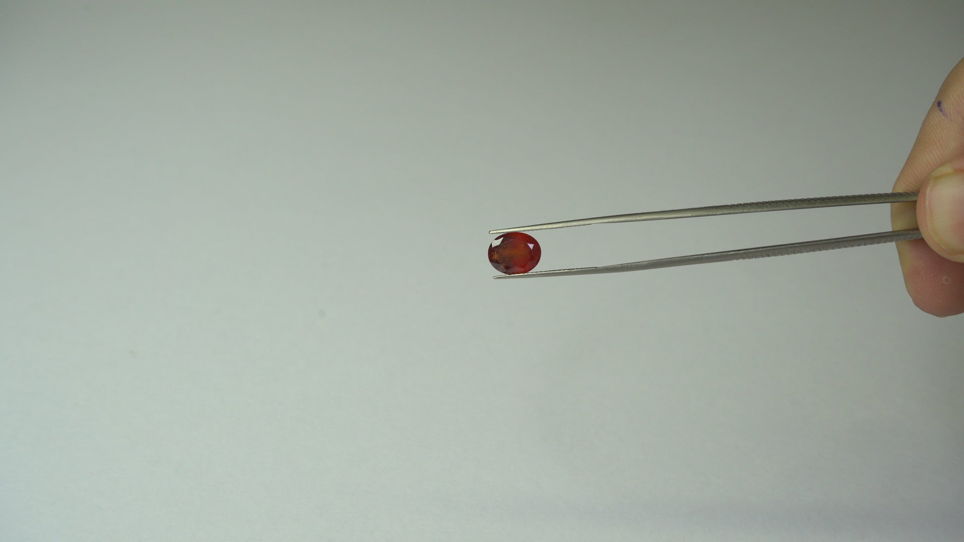 HESSONITE (Gomed) – 3.28 Carat / 3.6 Ratti — video