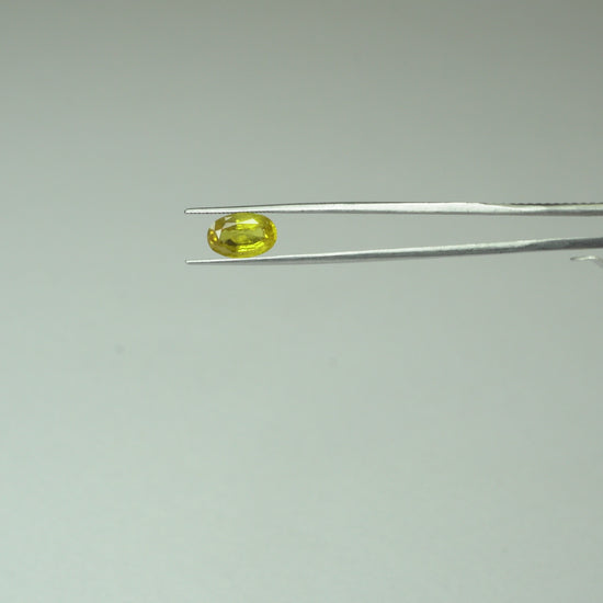 Yellow Sapphire (Pukhraj) – 2.45 Carat / 2.7 Ratti — video