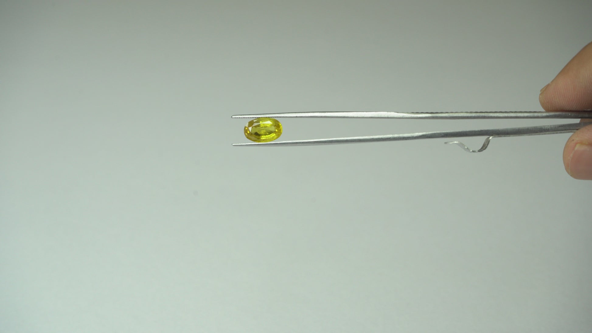 Yellow Sapphire (Pukhraj) – 2.45 Carat / 2.7 Ratti — video